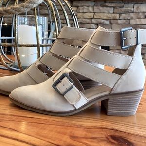 AH-MAZING ANKLE BOOTIES!!! SO CUTE